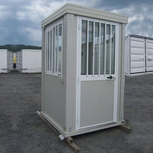 bungalow neuf, poste de garde à 1,50 mètre
