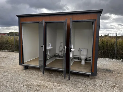 conteneur sanitaire de type pavillon avec triple cabine