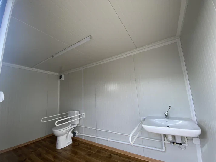 conteneur de toilettes 4x2